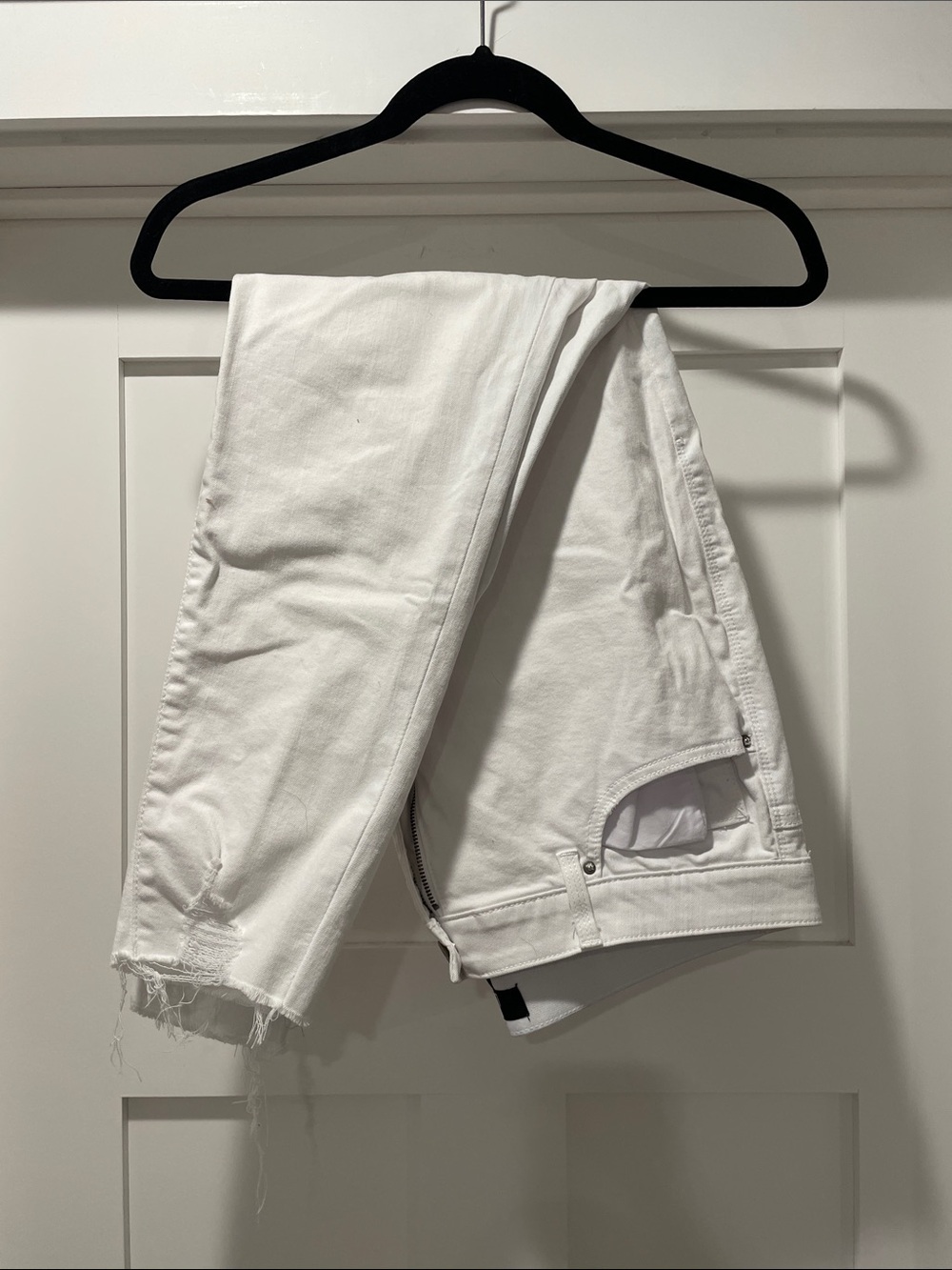 LuLaRoe White Denim Pants - size 32. Elastic inside the waist band.